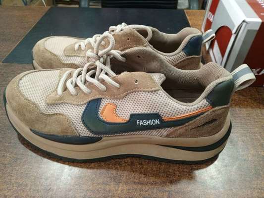 주문 Khaki Suede Industrial Safety Shoes with Anti-smashing Steel Toe and Bulletproof Kevlar Mid Sole online manufacture